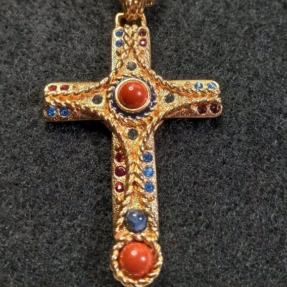 Camrose & Kross Jackie Kennedy JBK Reproduction Gemstone Cross in box with COA - Picture 5 of 8